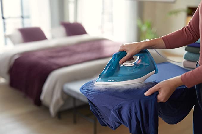 Philips Domestic Appliances UK Perfect Care 3000 Series Steam Iron - 2600 W power, 40 g/min continuous steam, 200 g steam boost, 300 ml, DST3040/79