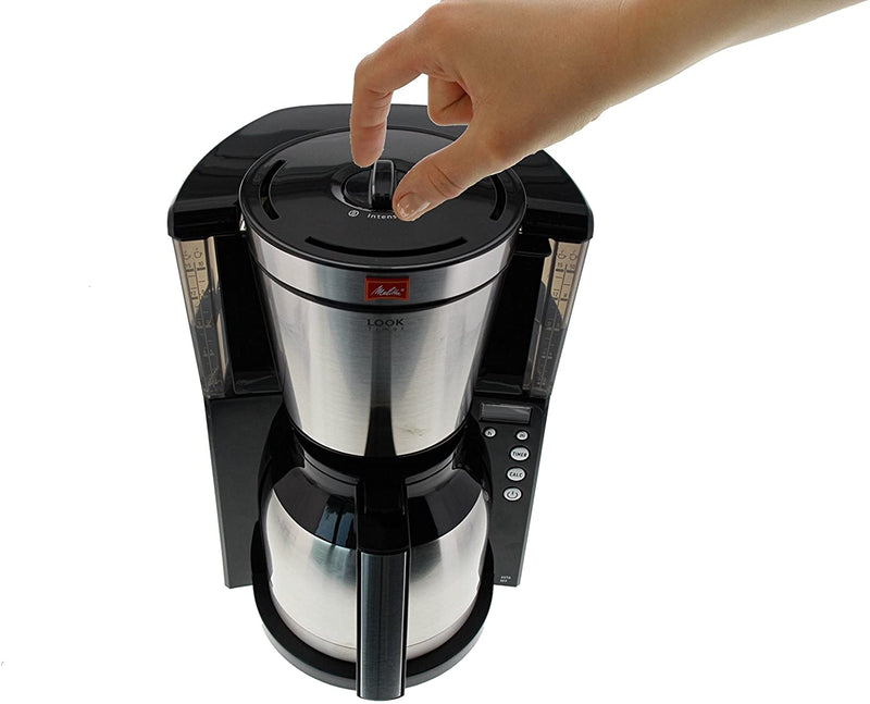 Easy to handle lid and detachable anti-drip filter