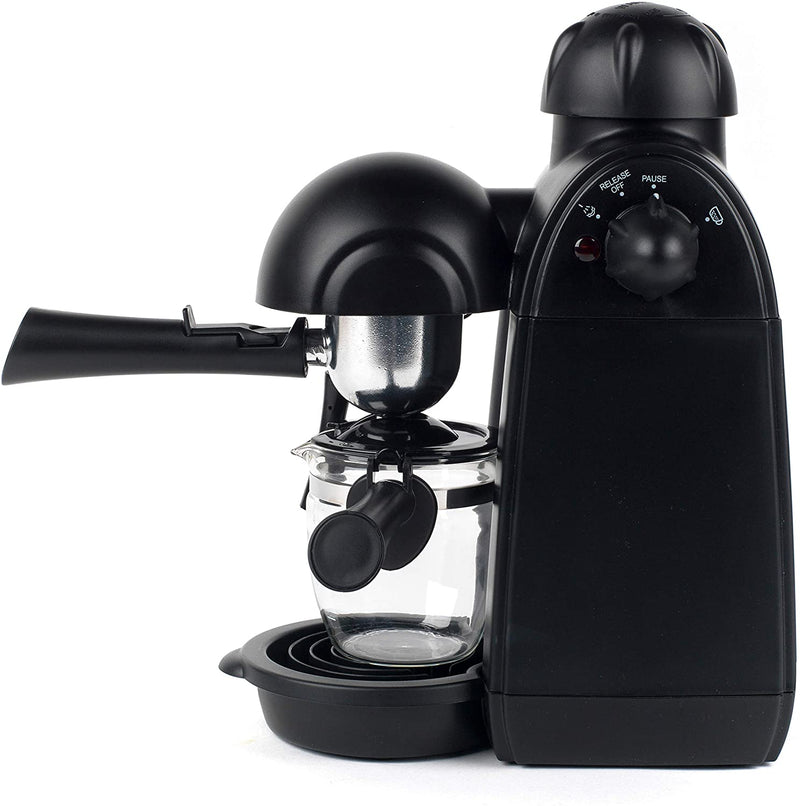 the coffee maker boasts a removable and washable drip tray for simple cleaning and minimal mess.
