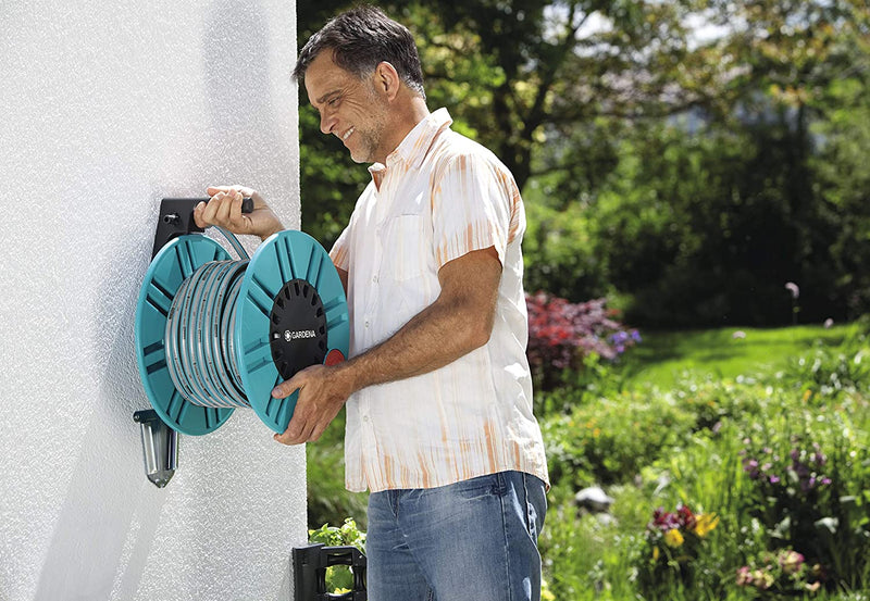 GARDENA Classic wall-fixed Hose Reel 60 with hose protection guide: wall-mounting, anti-drip device, angled connection, space-saving (2650-20)